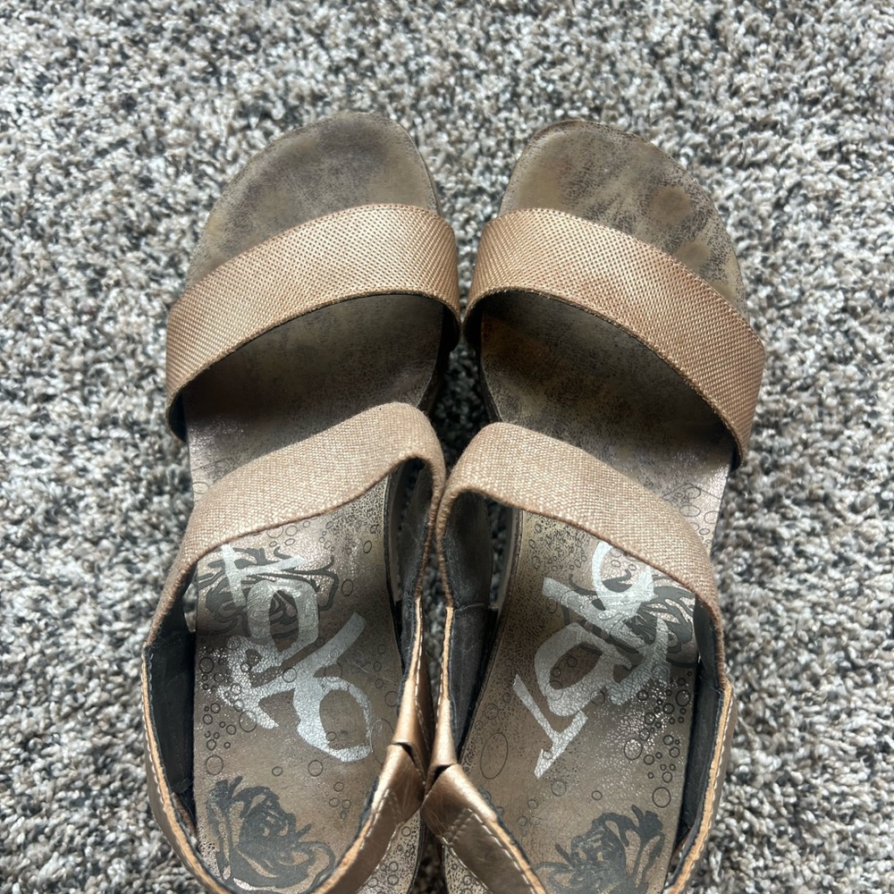 Women's Tan Sandals